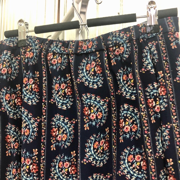 Wrap skirt with fun design! - Picture 5 of 5